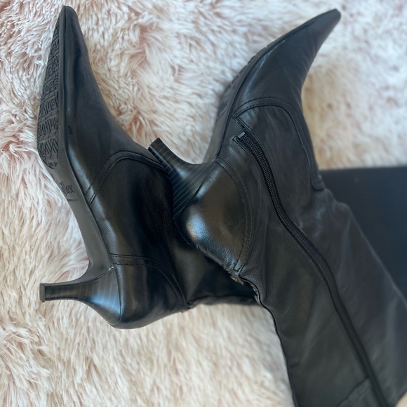Anne Klein iflex Vintage knee length Black Boots - Picture 3 of 5